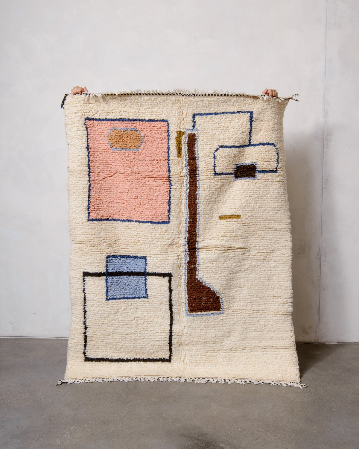 Modern designer handcrafted Berber rug from Morocco. Azilal rug with beautiful colours and patterns. Made of sheep’s wool and cotton.